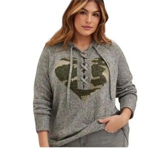 Torrid Hoodie Sweater Womens Camo Heart Heather Gray  Torrid Size 2 US Size 2X